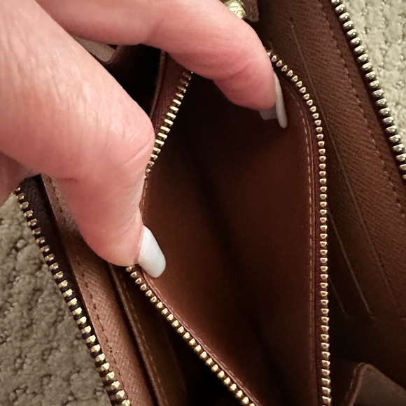 Louis Vuitton compact zippy wallet - Picture 13 of 16